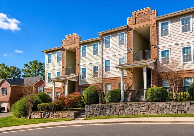 2nd image of 1752 Pryor Rd, Atlanta, GA 30315