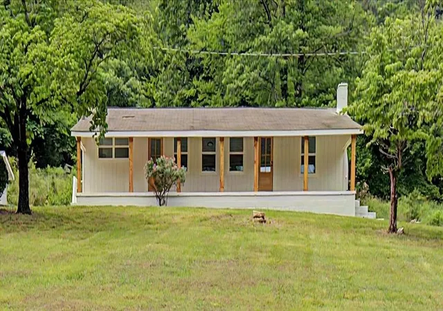 Homes for sale in Dalton, GA | 2115 Kings Rd, Dalton, GA 30720 | MLS# 7776066