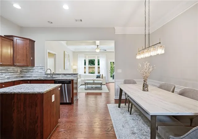 5th image of 114 Bradford Dr, Sandy Springs, GA 30328 | MLS# 7791684