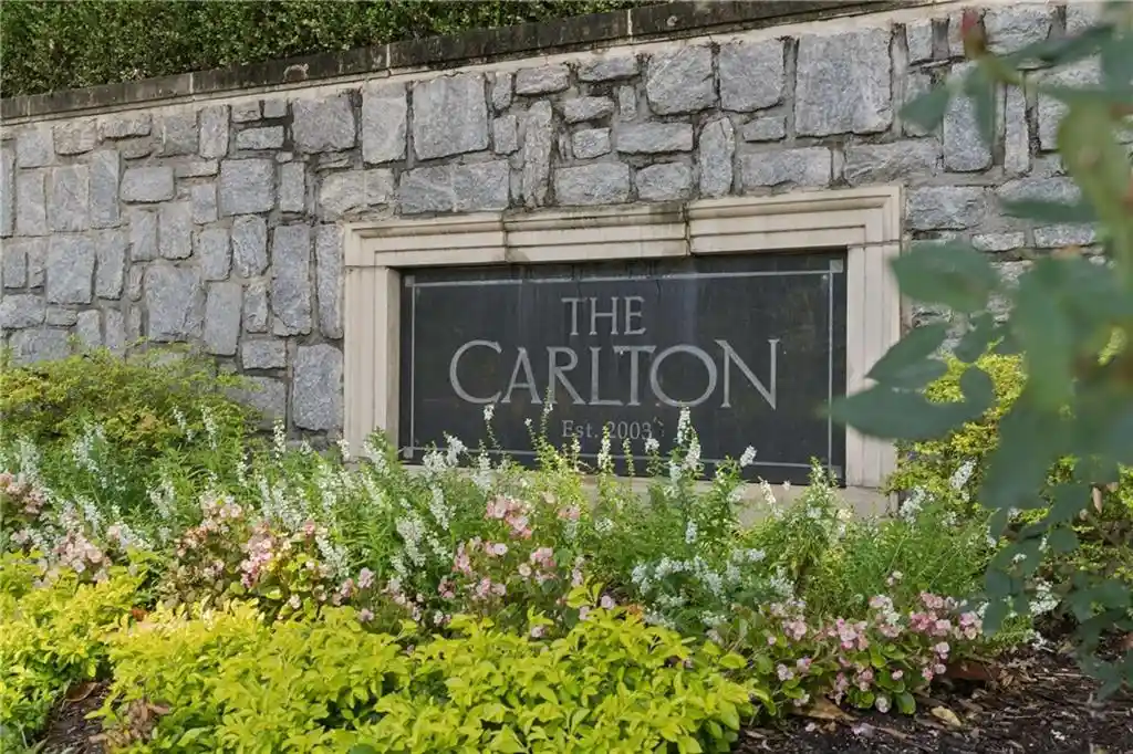 Listing Photo 2 - Condo for sale in 828 Highland Ln Ne located at 828 Highland Ln Ne, Atlanta, GA 30306 - Unit #2106