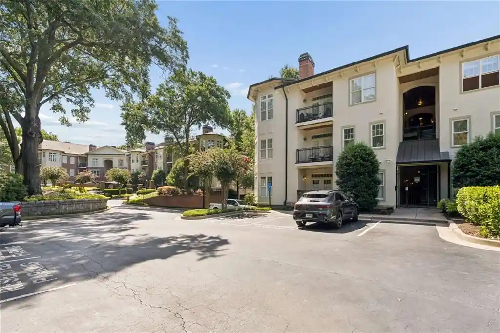 Listing Photo 46 - Condo for sale in 828 Highland Ln Ne located at 828 Highland Ln Ne, Atlanta, GA 30306 - Unit #2106