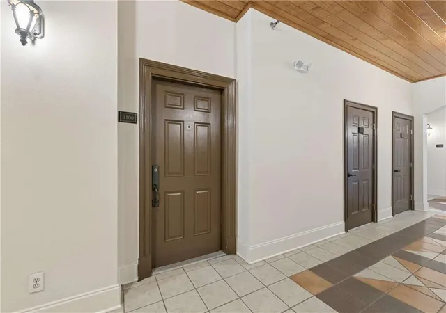 Photo 3 of Condo for sale at 828 Highland Ln NE #2106, Atlanta, GA 30306 | MLS# 7823170 | Listing updated on 2026-10-18