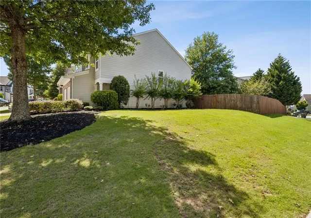 Photo 3 of Sale Pending at 5510 Weddington Dr, Cumming, GA 30040 | MLS# 7795769 | Listing updated on 2026-08-18