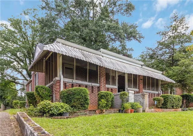 Photo 1 of Sale Pending at 1191 Ewing Pl Sw, Atlanta, GA 30310 | MLS# 7815917 | Listing updated on 2026-09-04