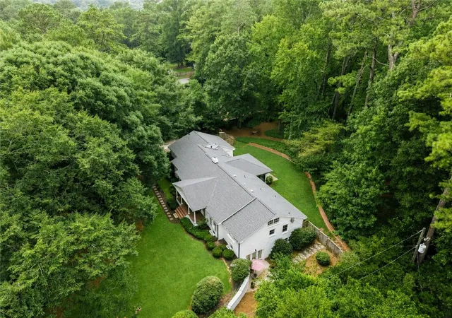 2nd image of 5680 Lake Forrest Dr Nw, Sandy Springs, GA 30342 | MLS# 7785641