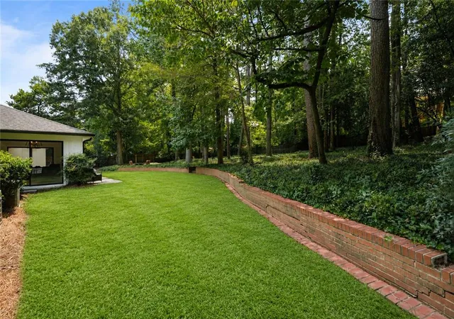 5th image of 5680 Lake Forrest Dr Nw, Sandy Springs, GA 30342 | MLS# 7785641