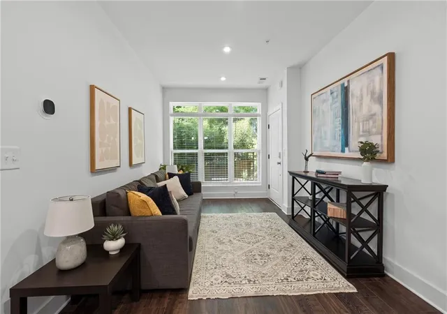 2nd image of 729 Eloise Wy SE, Atlanta, GA 30312