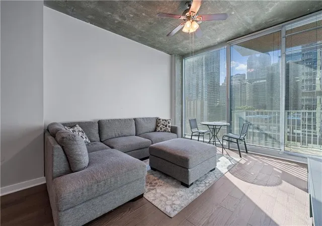 3rd image of 400 W Peachtree Nw St #1009, Atlanta, GA 30308 | MLS# 7678094