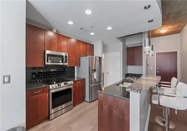5th image of 400 W Peachtree Nw St #1009, Atlanta, GA 30308 | MLS# 7678094