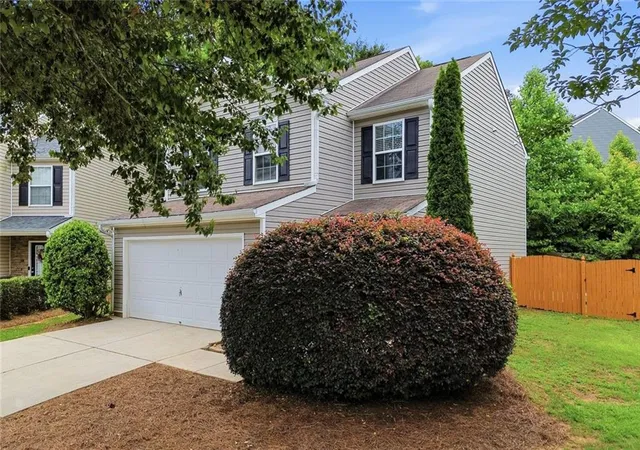 Photo 3 of Sale Pending at 2520 Sheldon Pl, Cumming, GA 30040 | MLS# 7781340 | Listing updated on 2026-09-04