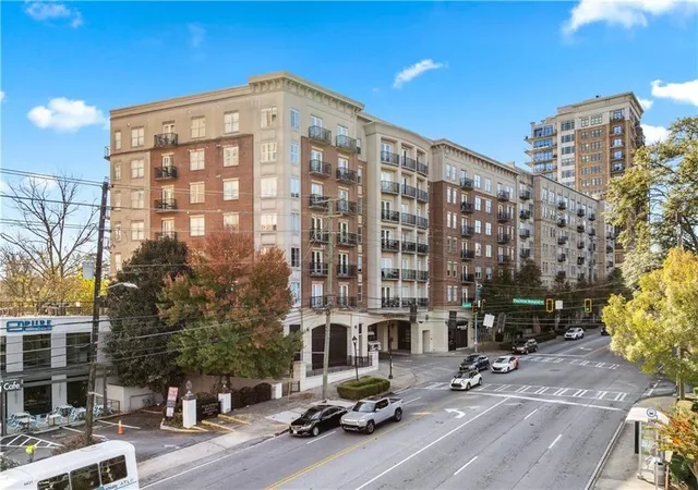 2nd image of 2277 Peachtree Rd Ne, Atlanta, GA 30309