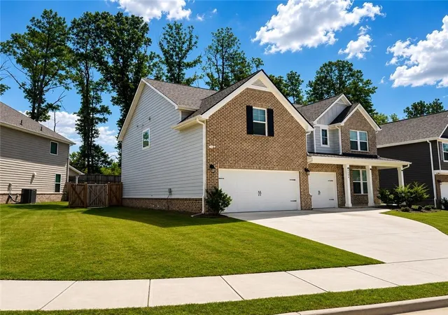 Photo 3 of Single family home for sale at 3249 Thicket Ln, Atlanta, GA 30349 | MLS# 7826020 | Listing updated on 2026-08-24