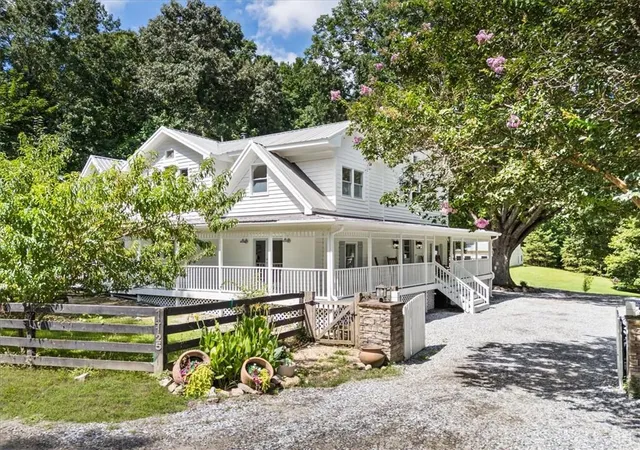 1st image of 14125 Phillips Cir, Alpharetta, GA 30004 | MLS# 7808781