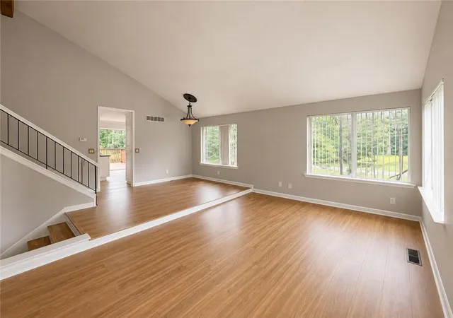 Photo 4 of Single family home for sale at 2704 Valley Hl Dr, Acworth, GA 30102 | MLS# 7819515 | Listing updated on 2026-09-09