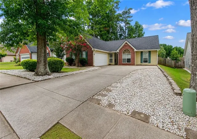 Photo 3 of Single family home for sale at 5165 Sterling Tr Ct NW, Lilburn, GA 30047 | MLS# 7818109 | Listing updated on 2026-08-13
