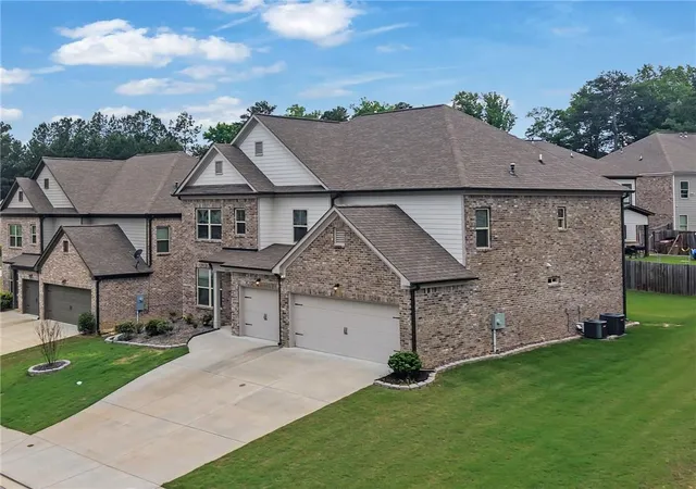 2nd image of 3187 Oxford Mil Lane, Buford, GA 30519 | MLS# 7775718