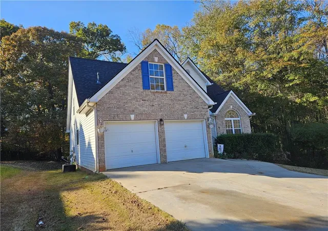 2nd image of 105 Queensland Ln, Covington, GA 30016 | MLS# 7779733