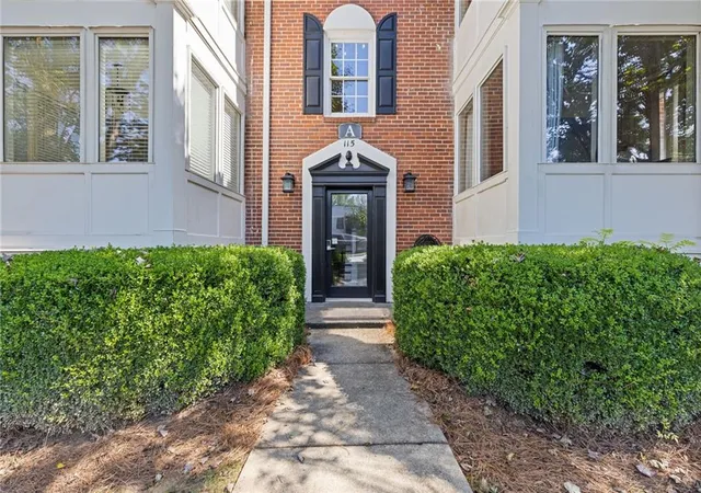 2nd image of 115 Peachtree Memorial Dr Nw #A3, Atlanta, GA 30309 | MLS# 7820376