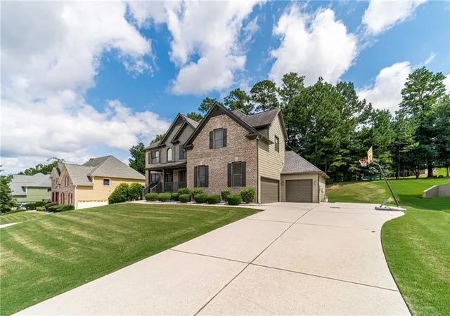 3rd image of 1859 Alcovy Shoals Blf, Lawrenceville, GA 30045 | MLS# 7792540