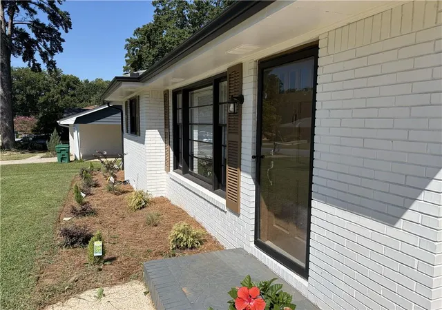 Photo 2 of Sale Pending at 996 School Ln, Morrow, GA 30260 | MLS# 7829921 | Listing updated on 2026-09-20