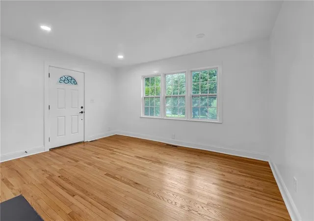 Photo 3 of Single family home for sale at 1803 S Gordon St SW, Atlanta, GA 30310 | MLS# 7791121 | Listing updated on 2026-08-10