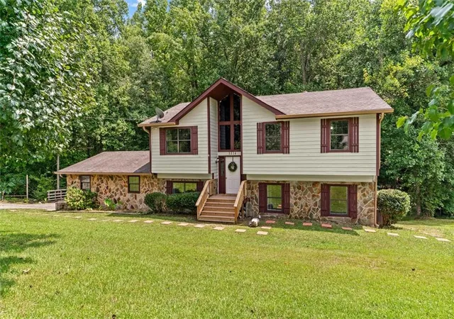 1st image of 3214 Headrick Cir Se, Dalton, GA 30721 | MLS# 7813668