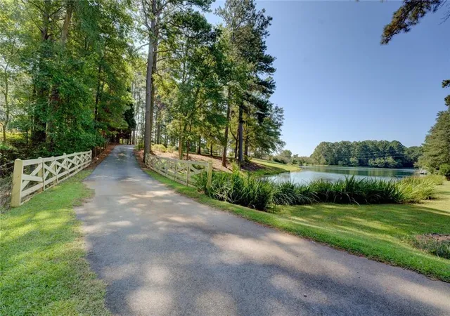 Photo 2 of Sale Pending at 1371 Lipscomb Rd, Social Circle, GA 30025 | MLS# 7818690 | Listing updated on 2026-08-21