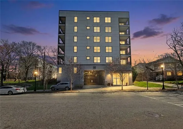 2nd image of 525 Parkway Dr Ne #404, Atlanta, GA 30308 | MLS# 7763957