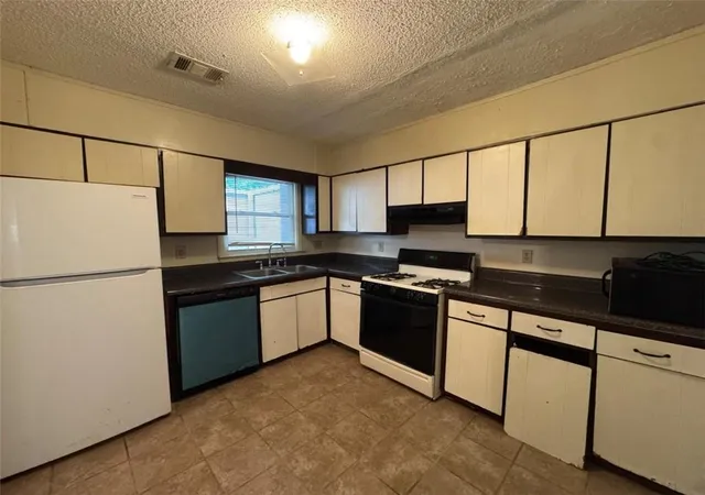 Homes for sale in Union City, GA | 5140 High Point Rd #21, Union City, GA 30291 | MLS# 7801581