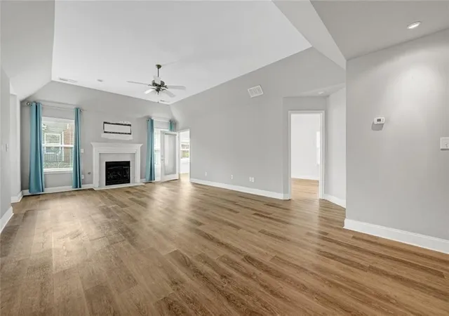 Listing Photo 5 - Condo for sale in building located at 2357 Chimney Cottage Cir NE, Marietta, GA 30066