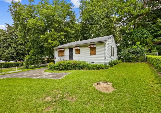 Photo 1 of Single family home for sale at 449 Hamilton E Holmes Dr, Atlanta, GA 30318 | MLS# 7823977 | Listing updated on 2026-08-20