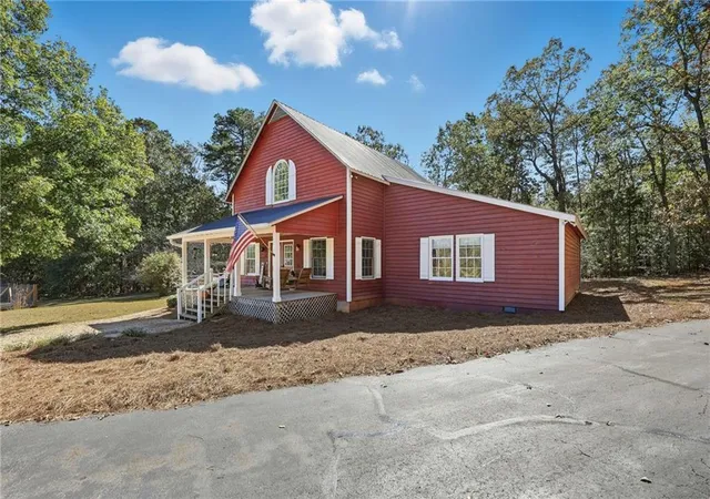 Photo 3 of Single family home for sale at 6752 Shoal Crk Rd, Clermont, GA 30527 | MLS# 7675783 | Listing updated on 2026-09-17