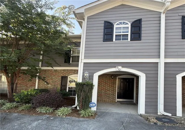 Homes for sale in Norcross, GA | 910 Summer Pl, Norcross, GA 30071 | MLS# 7800306