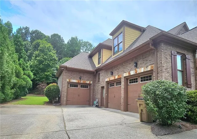 Photo 4 of Single family home for sale at 930 Chateau Forest Rd, Hoschton, GA 30548 | MLS# 7801450 | Listing updated on 2026-10-28