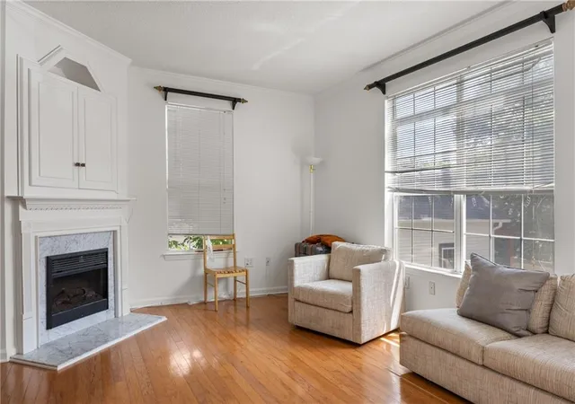 Photo 4 of Townhouse for sale at 581 Cooper St SW, Atlanta, GA 30312 | MLS# 7806720 | Listing updated on 2026-08-06