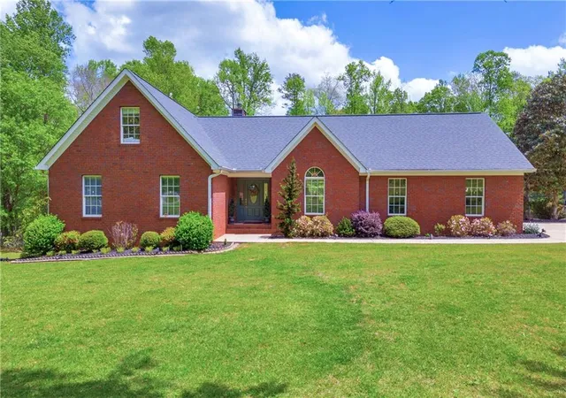 2nd image of 6200 Bent Tree Cvs, Murrayville, GA 30564 | MLS# 7747079