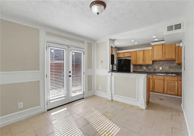 Photo 4 of Condo for sale at 3162 Citrus Ct, Decatur, GA 30034 | MLS# 7828423 | Listing updated on 2026-08-30
