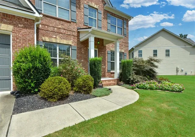 Photo 3 of Sale Pending at 4320 Jeston Ct, Cumming, GA 30028 | MLS# 7813740 | Listing updated on 2026-09-26