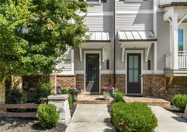 Photo 3 of Townhouse for sale at 896 Mayfield Rd, Alpharetta, GA 30009 | MLS# 7829257 | Listing updated on 2026-09-15