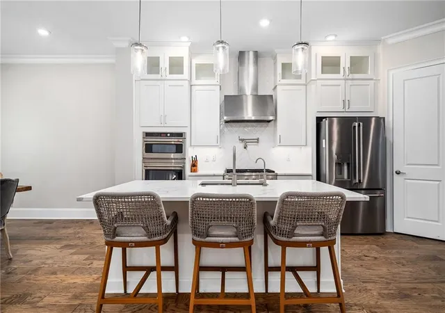 Photo 4 of Townhouse for sale at 896 Mayfield Rd, Alpharetta, GA 30009 | MLS# 7829257 | Listing updated on 2026-09-15