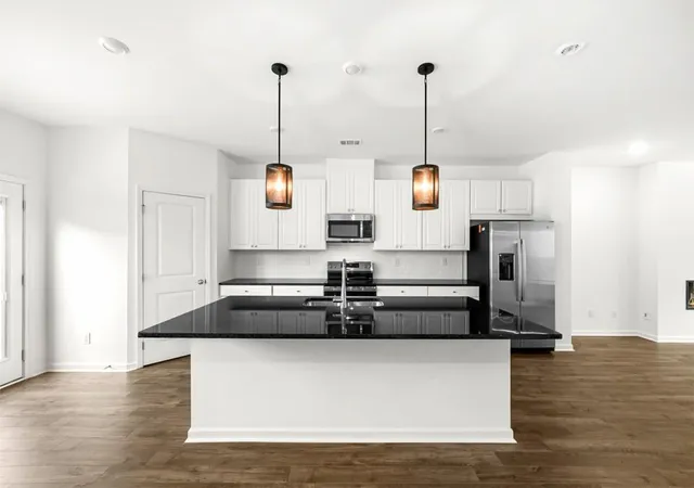 3rd image of 6230 Kenbrook Dr, Tucker, GA 30084 | MLS# 7818012