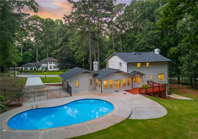 image of 5004 Mountclaire Rd, Stone Mountain, GA 30087 | MLS# 7808695