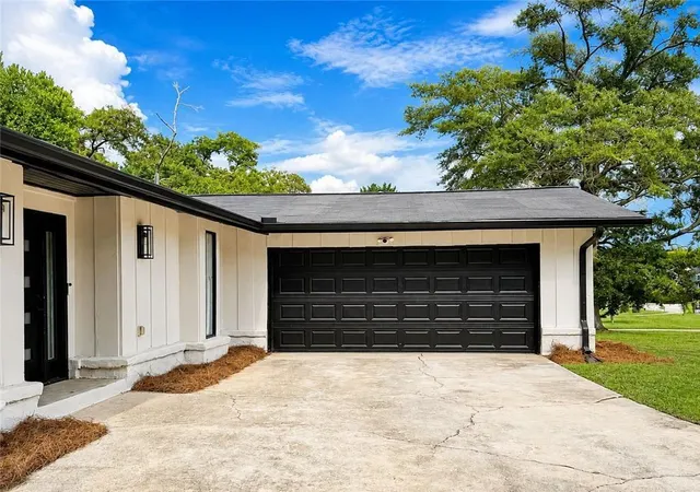 Photo 3 of Single family home for sale at 2294 Se Fairview Rd, Conyers, GA 30013 | MLS# 7825051 | Listing updated on 2026-08-27