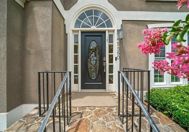3rd image of 5580 N Hillbrooke Tr, Johns Creek, GA 30005 | MLS# 7805172
