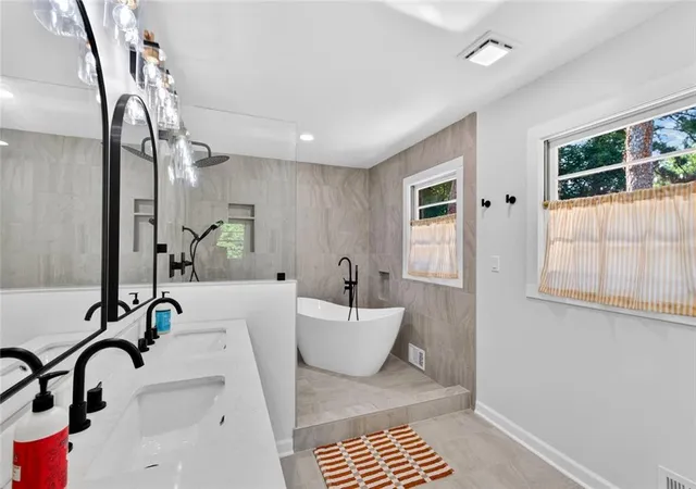 5th image of 2537 Fontaine Cir, Decatur, GA 30032 | MLS# 7813478