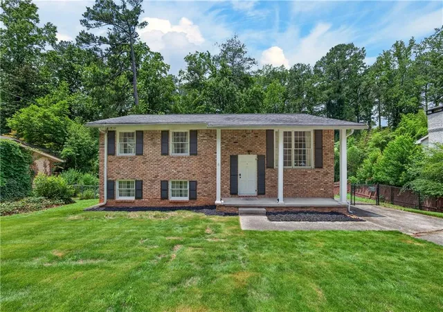 Homes for sale in Smyrna, GA | 2648 Bent Hickory Dr Se, Smyrna, GA 30082 | MLS# 7786050