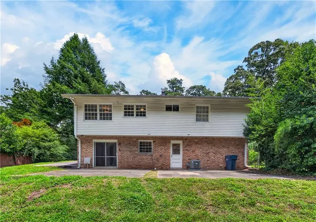 Homes for sale in Smyrna, GA | 2648 Bent Hickory Dr Se, Smyrna, GA 30082 | MLS# 7786050