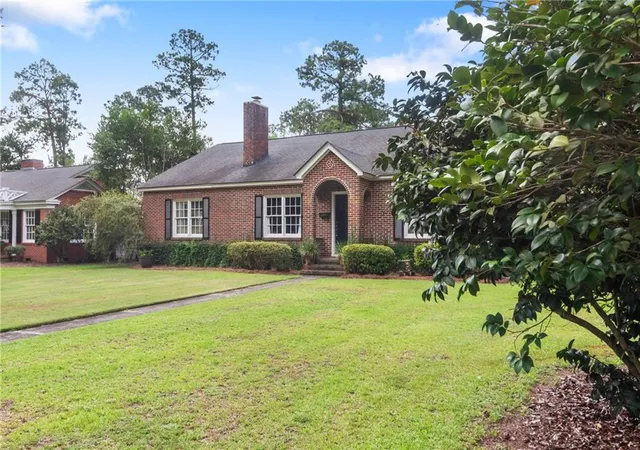 Photo 1 of Single family home for sale at 910 6th Avenue, Albany, GA 31701 | MLS# 7810406 | Listing updated on 2026-08-30