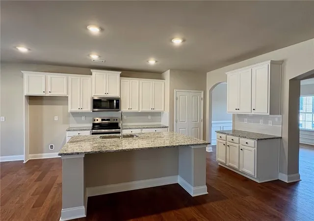2nd image of 1046 Lakeview Oaks Ct, Grayson, GA 30017 | MLS# 7788064