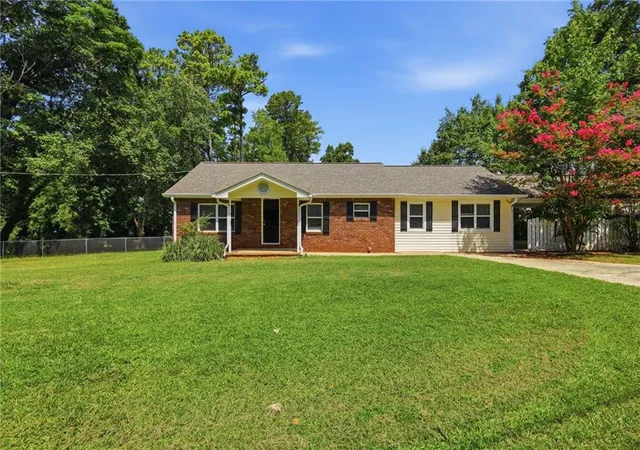 Photo 1 of Sale Pending at 620 Smithstone Rd Se, Marietta, GA 30067 | MLS# 7822563 | Listing updated on 2026-10-07